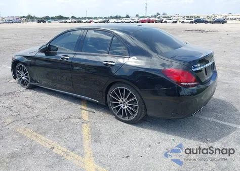 2019 Mercedes-Benz C 300 z USA, uszkodzony, nr VIN 55SWF8DB8KU308099